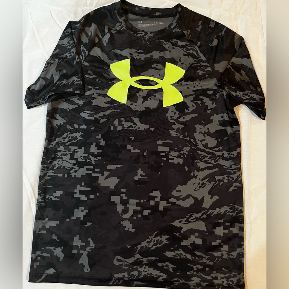 Under Armour youth T-Shirt